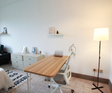 R0302- Room in flat to share in Eixample