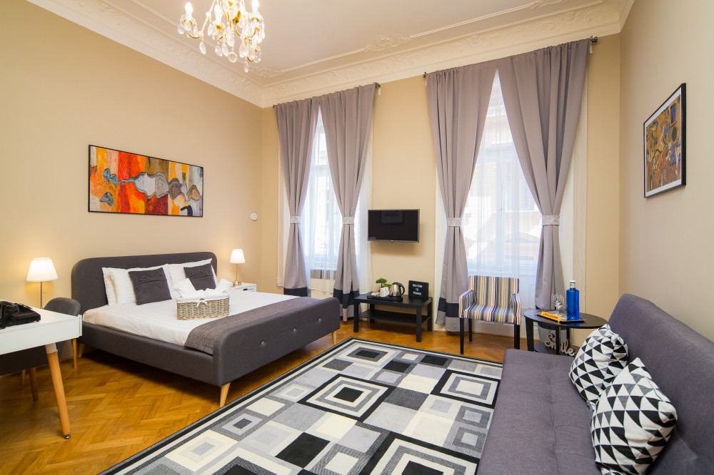 Quaint Palace ROOM with Private Bathroom preview