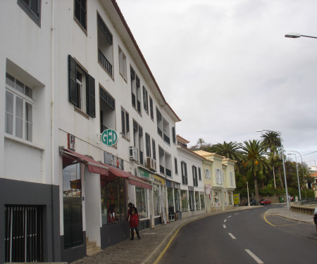Apartamento para arrendar  - Vila Baleira