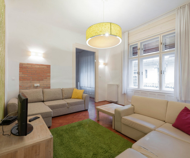 75 nm2 Spacious urban flat , Corvinus, Elte, VET