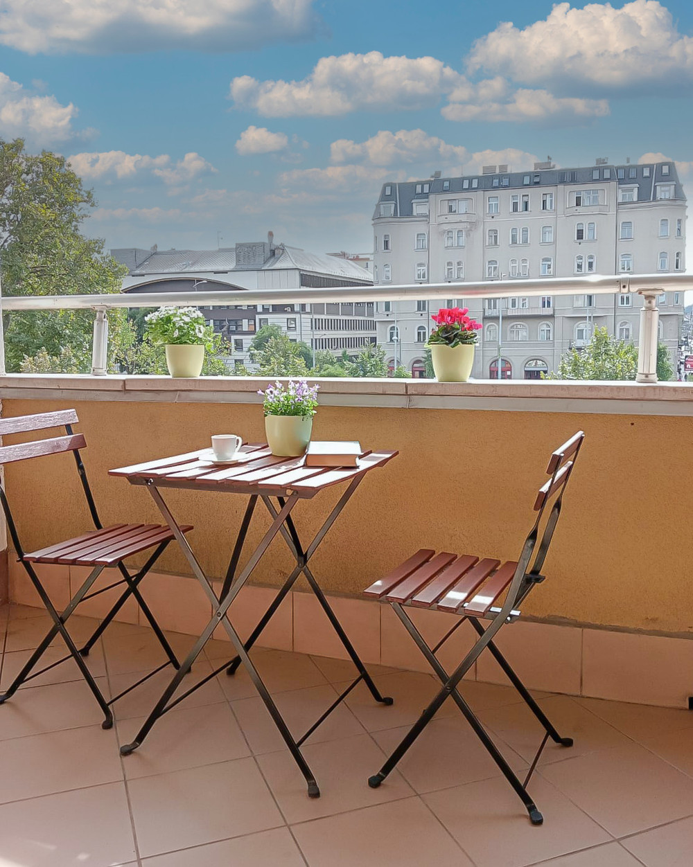 Far Home Apartment Budapest preview