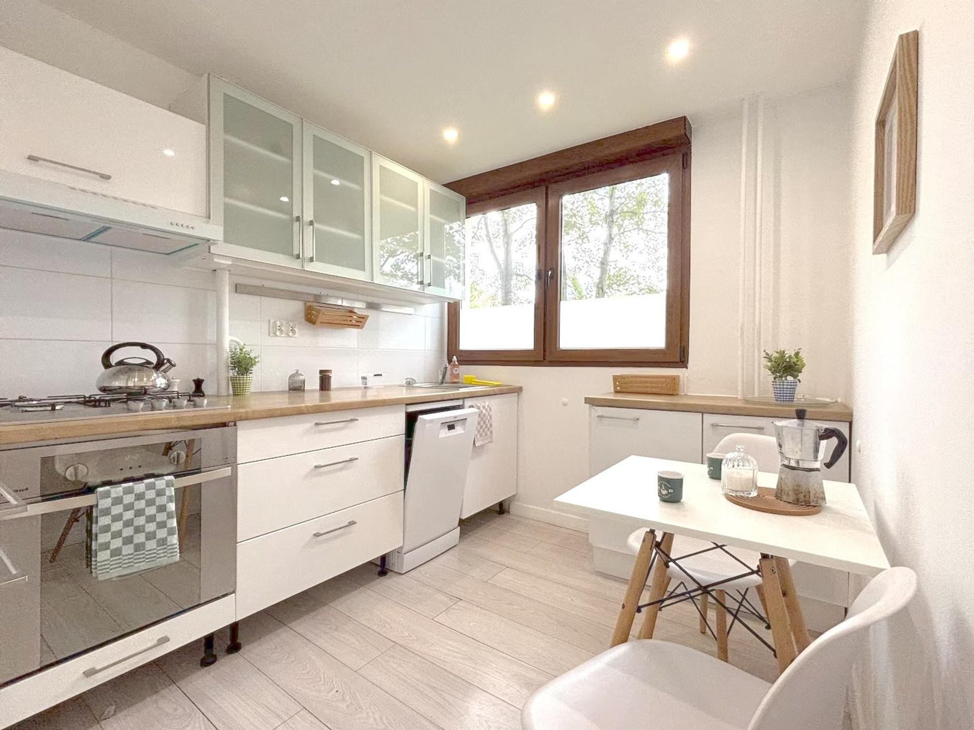 Kitchen with dining nook