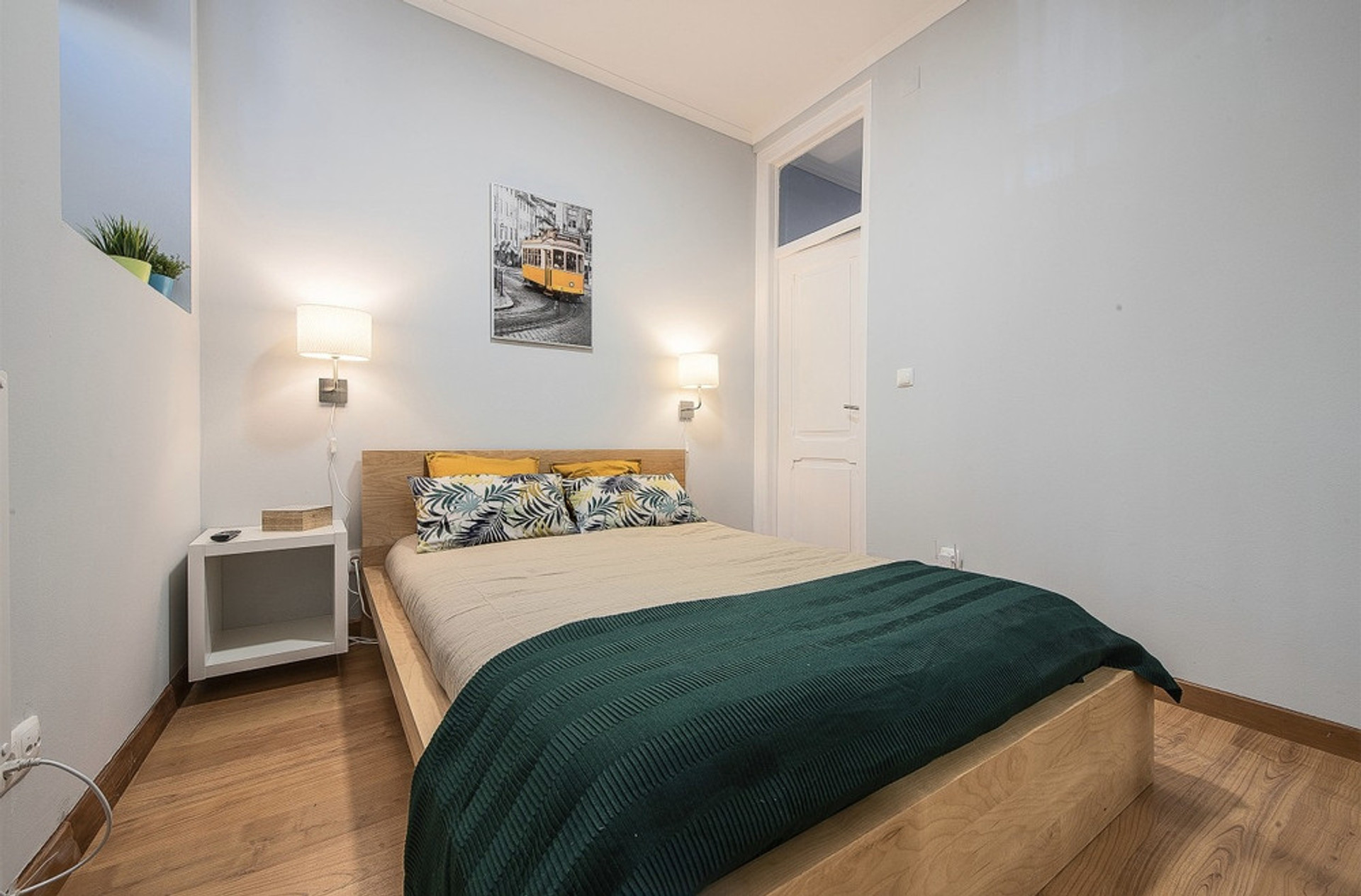 BEDROOM 1
