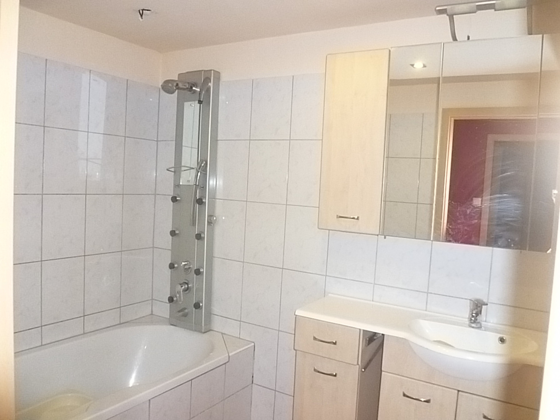 Badzimmer mit Wanne