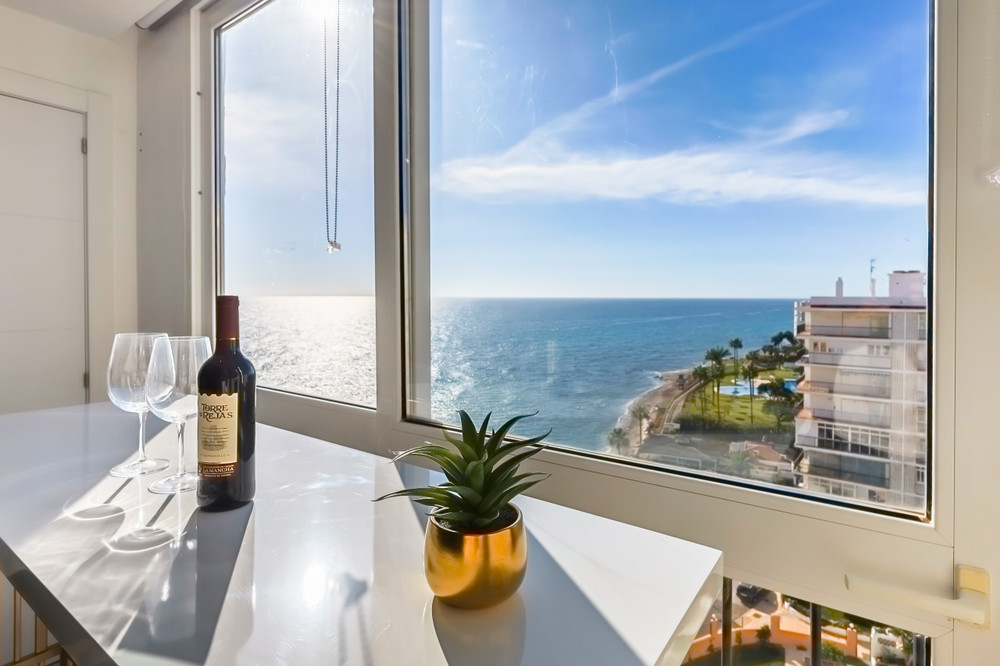 Calahonda Beachfront Flat, Long Stays Welcome preview