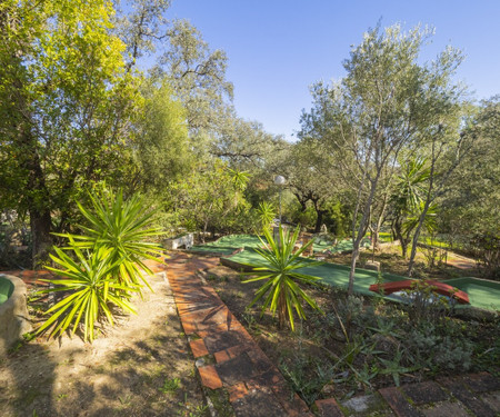 Cubo's Quinta de los Cisnes & minigolf included