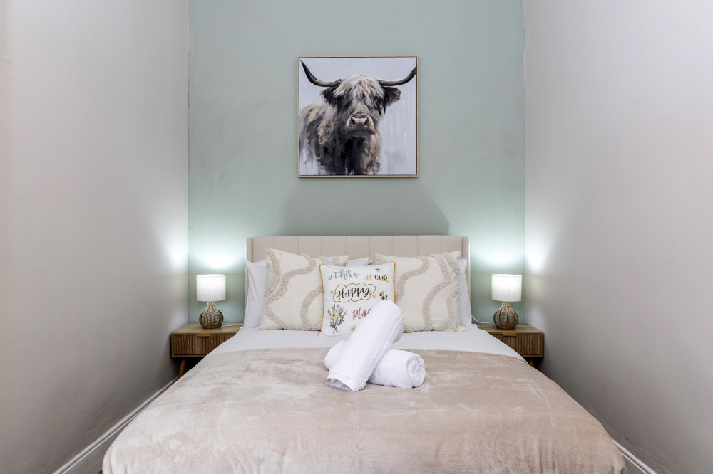 Gateshead 2BR Flat - Near Town & Metro Access preview