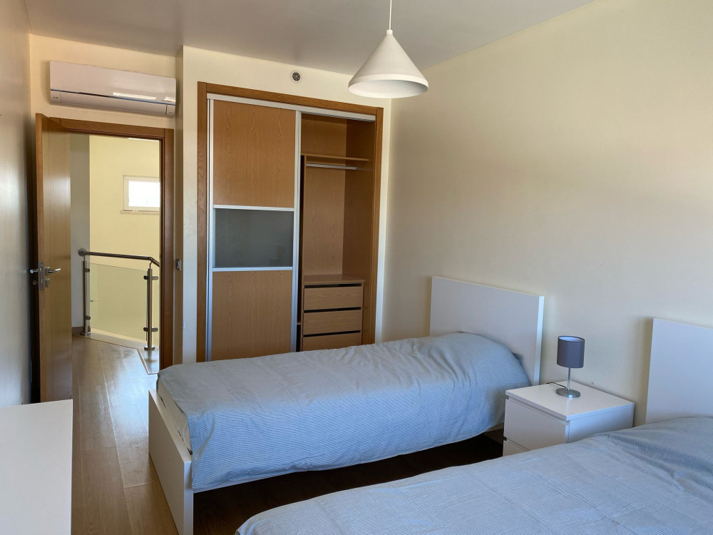 Twin Room in Aroeira preview