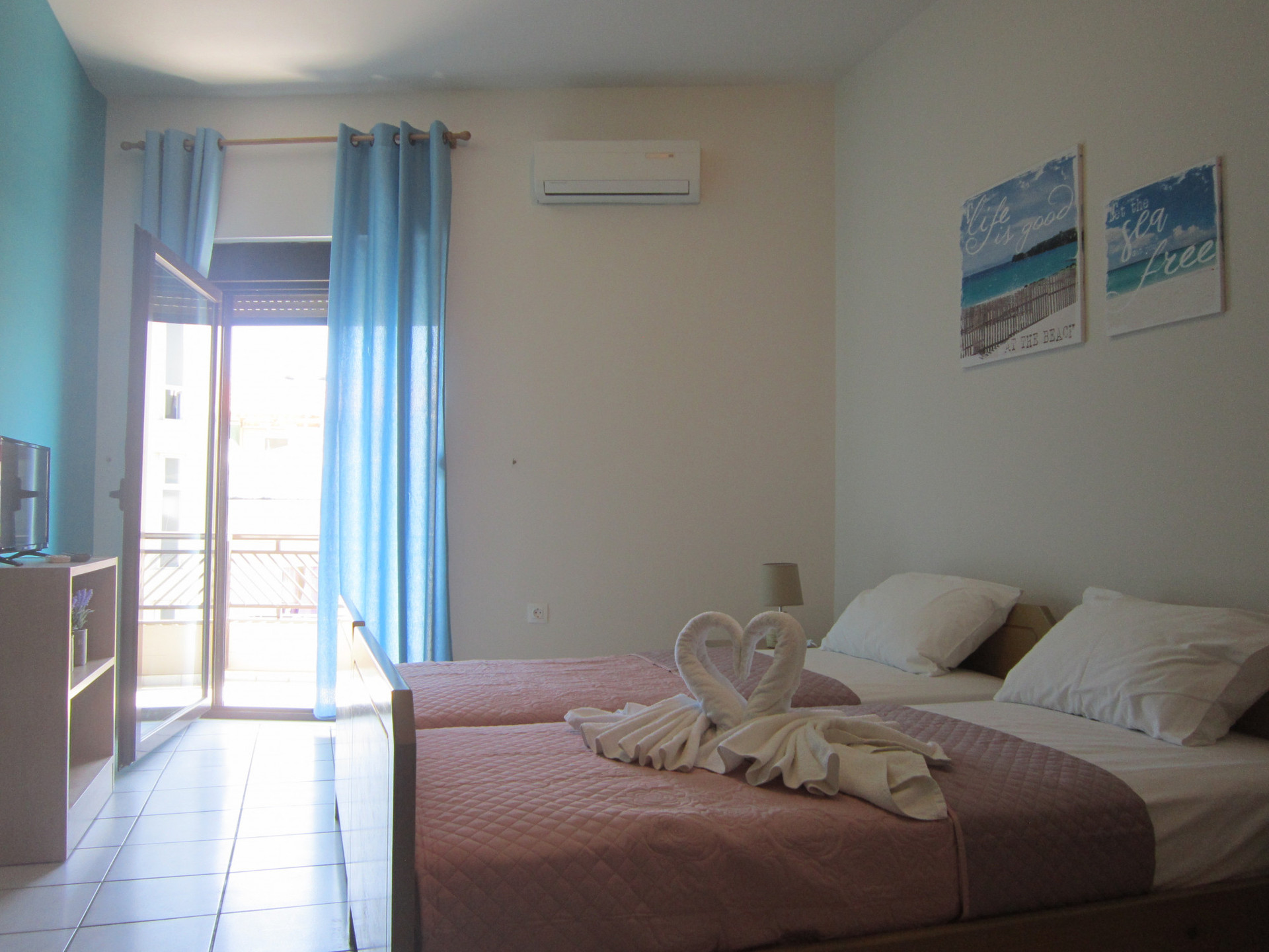 BEDROOM B4