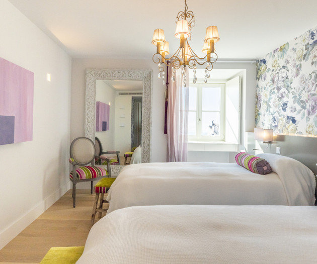 Chiado Rooftop Apartment by Cadenzalux
