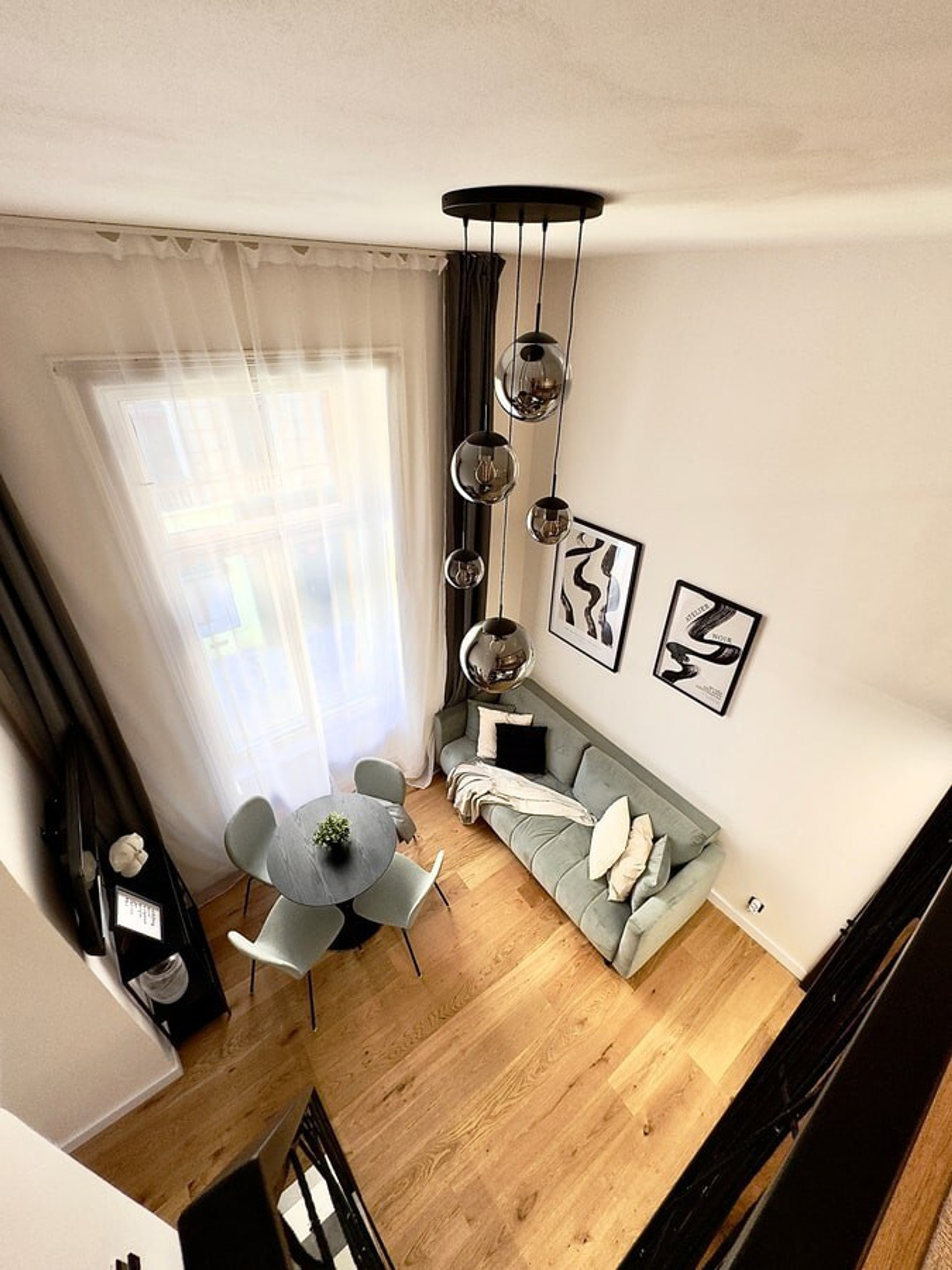 Living room image 3