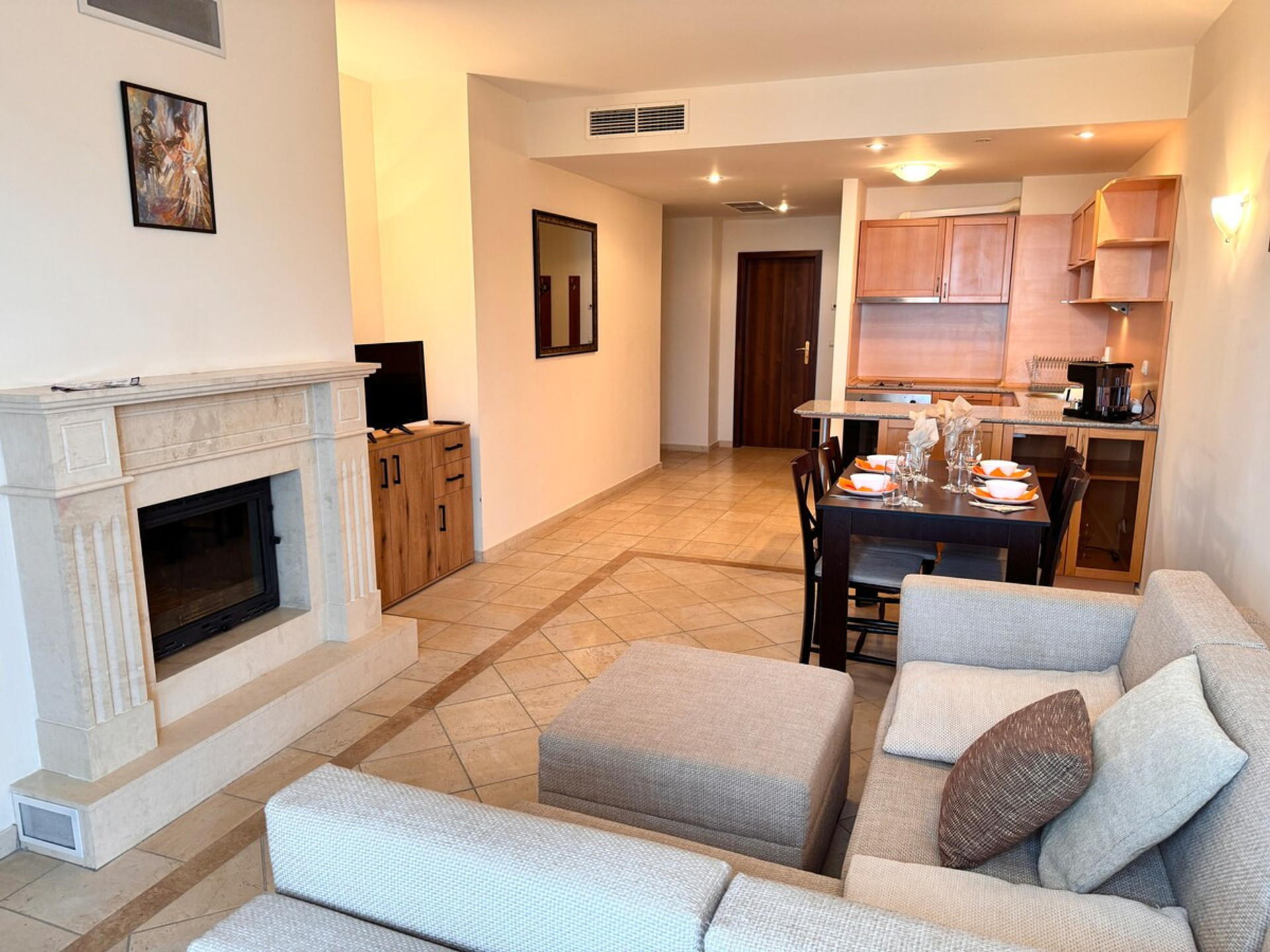 Living room image 1