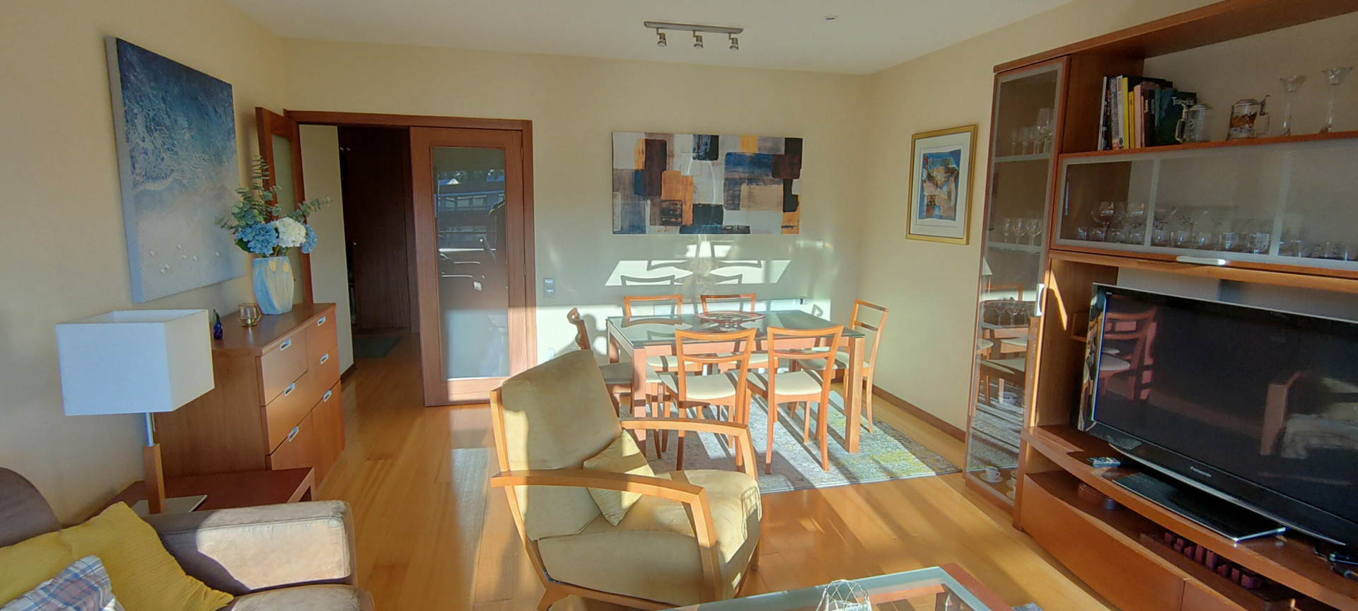Bright living and dining area