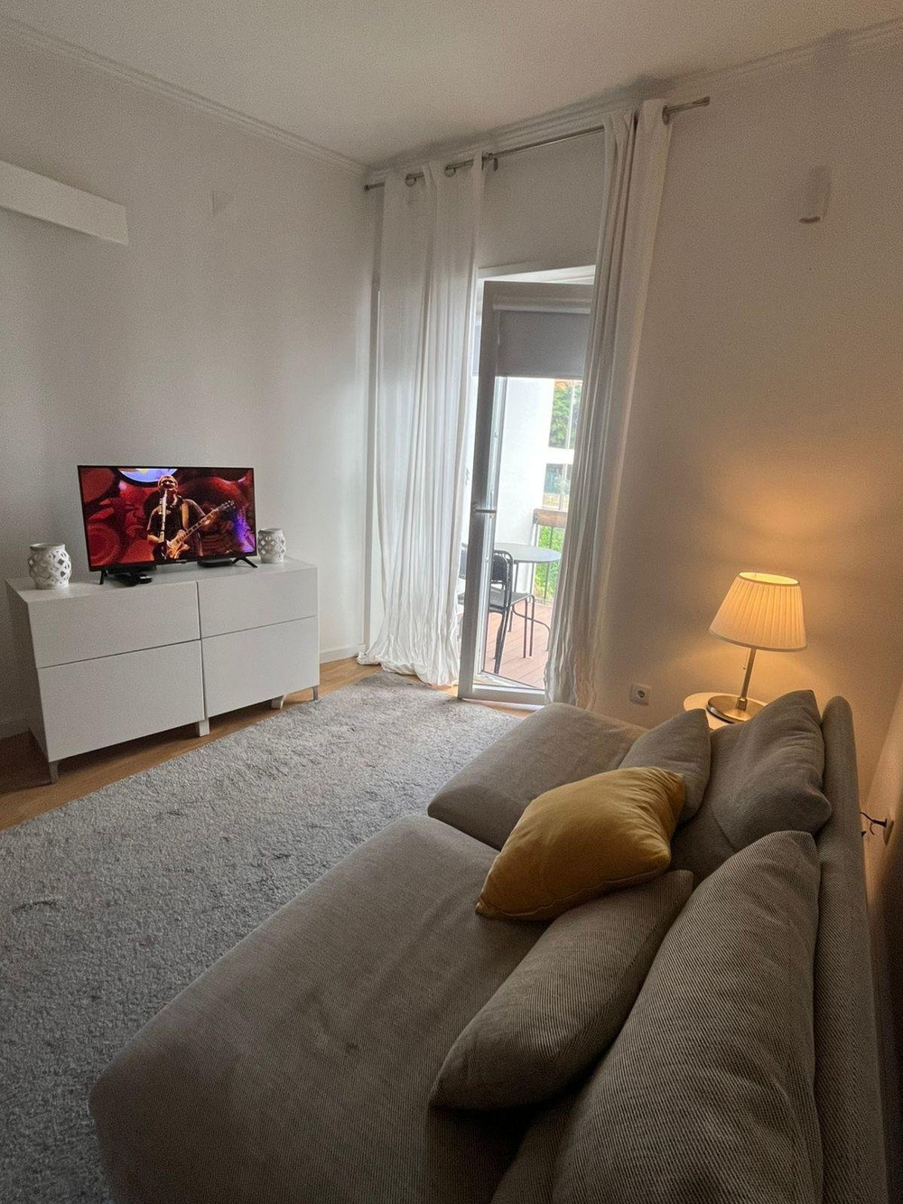 Beautiful studio 15m walk Monte Estoril Station preview
