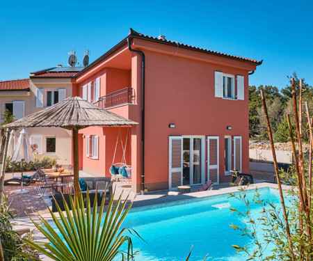 Sunny villa with pool on Cres Island