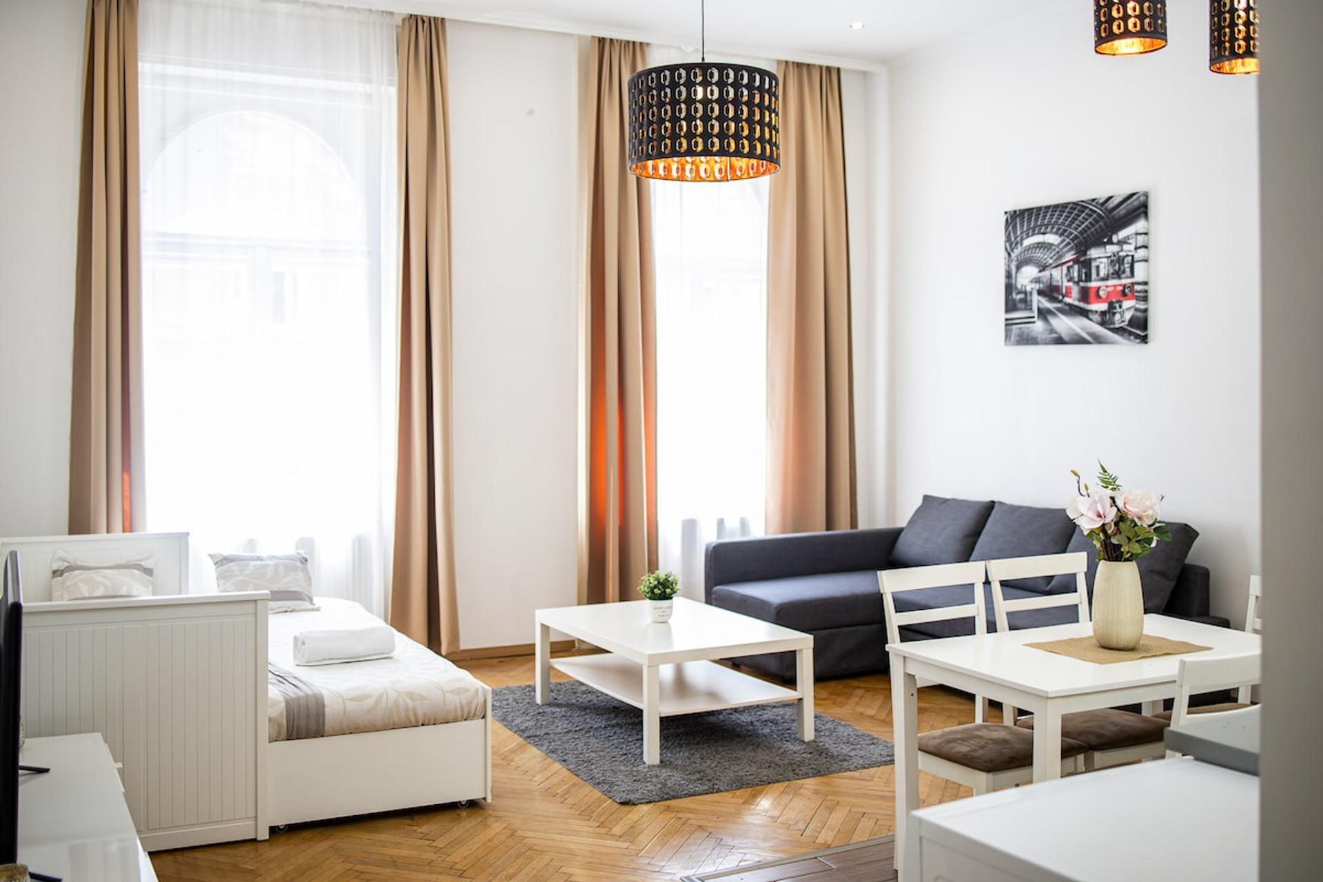 Living room image 2
