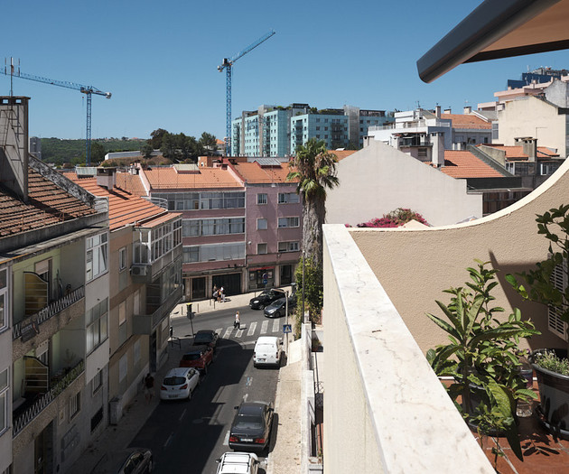 Bright apartment in Avenidas Novas