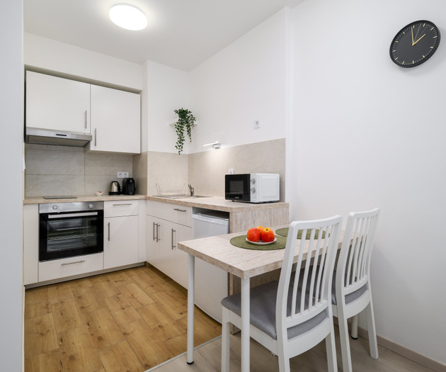 New Studio with FREE parking