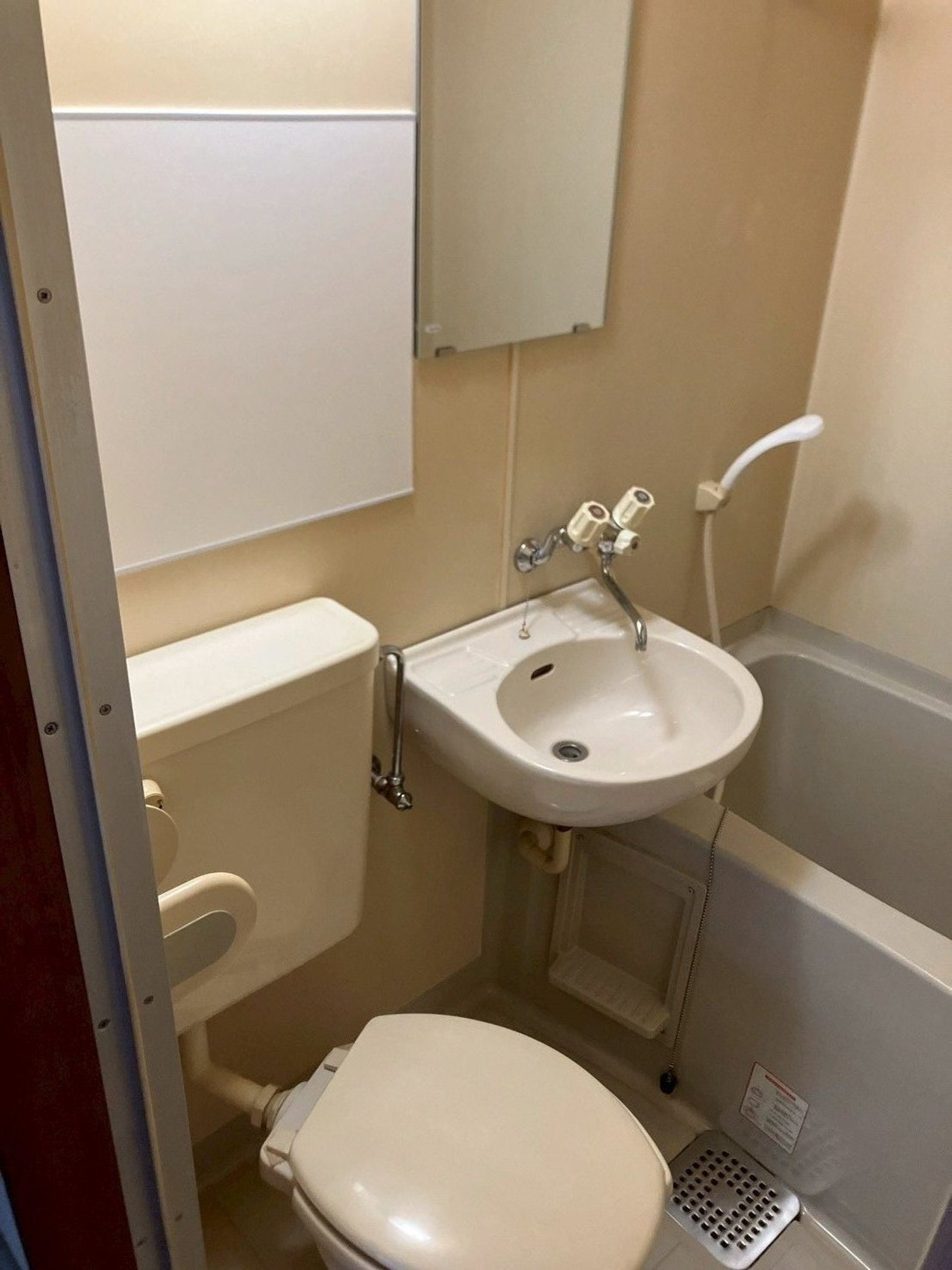  Bathroom and restroom facilities