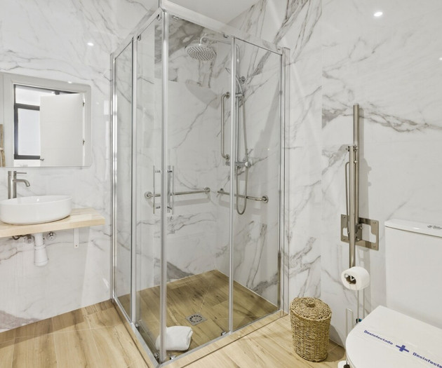 Full bathroom
