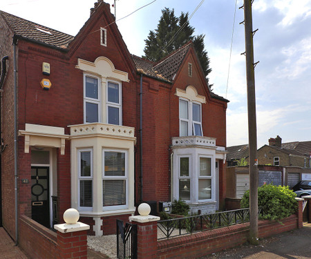 Westfield House Ensuites Close to City Hospital