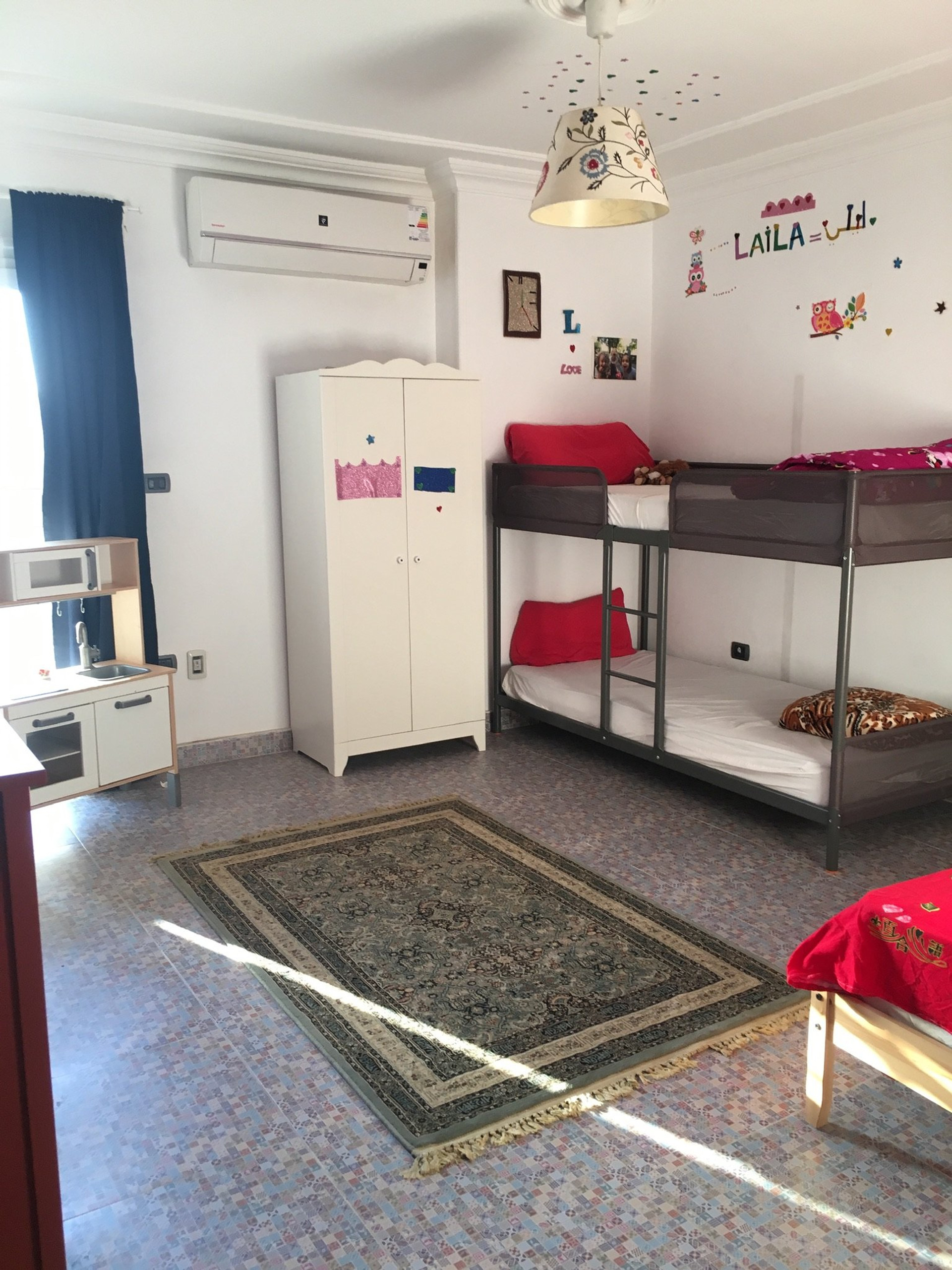 Kids bedroom with bunk beds