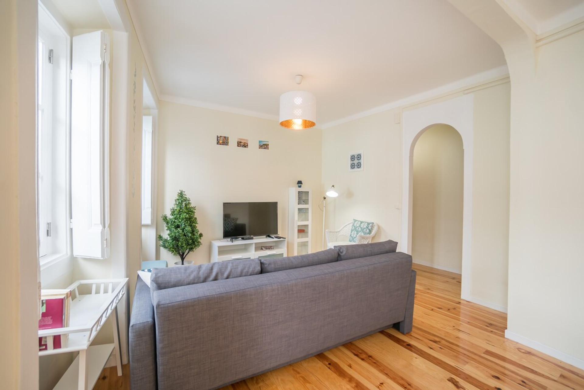 Living room image 5