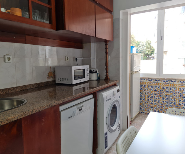 Private room for male only in Santa Apolónia
