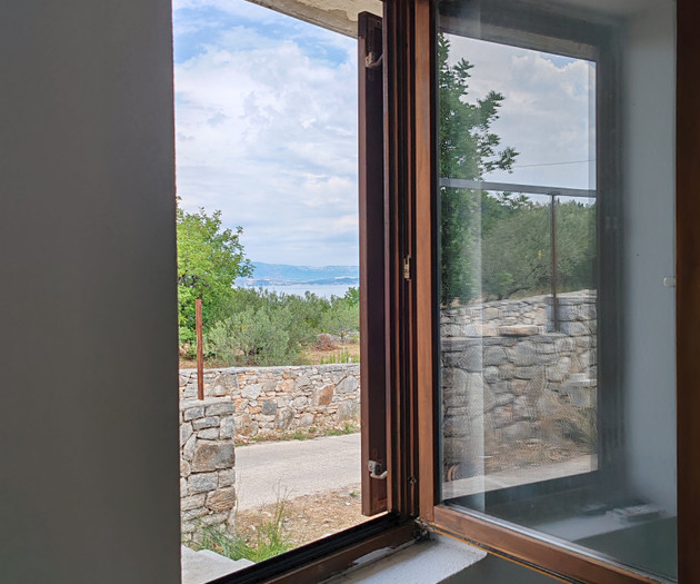 Sea View 2BR · Starlink Internet · near beach