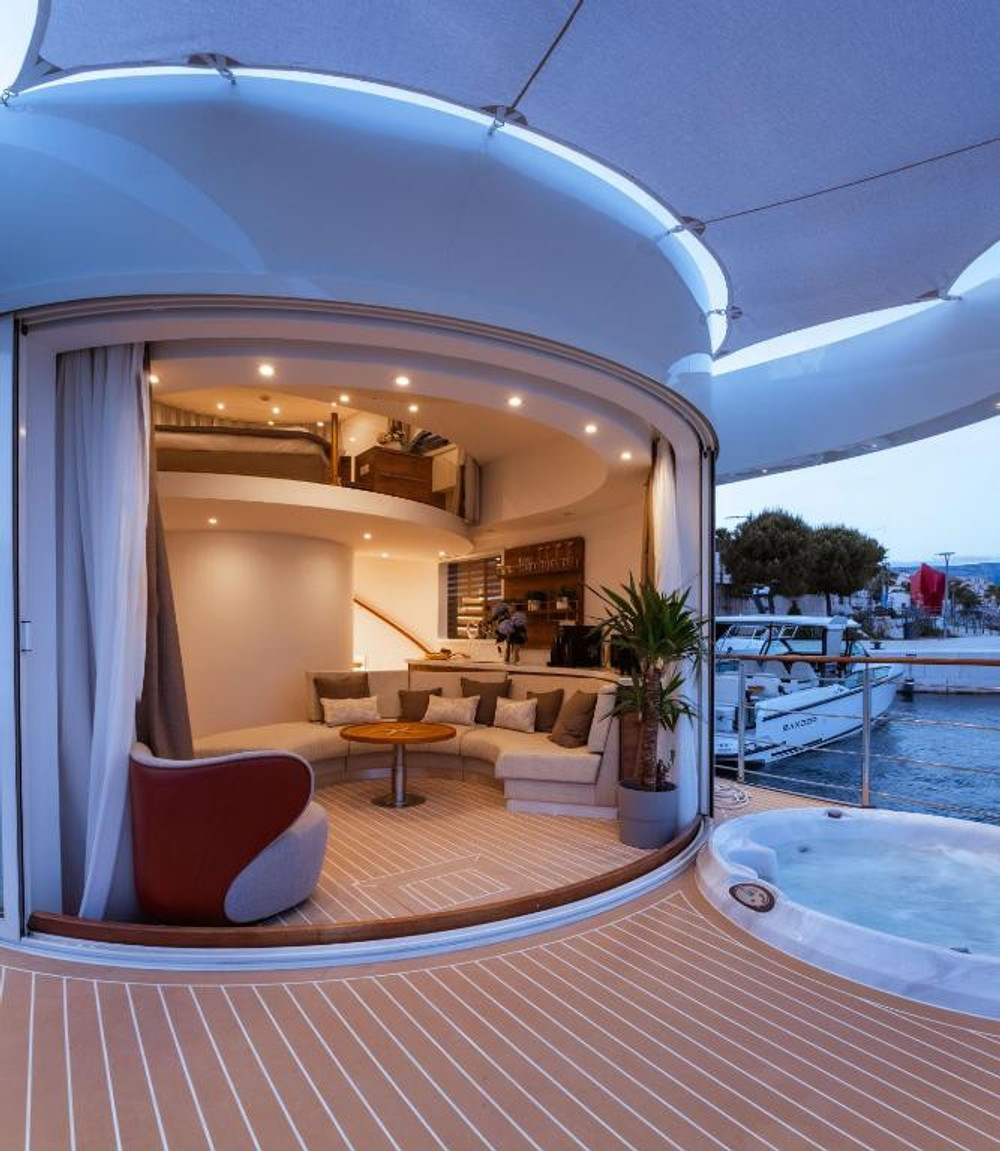 Luxury Floating Apartment Amor preview