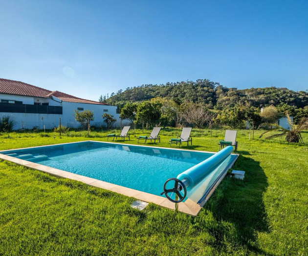 Perfect house private pool and garden in nazaré