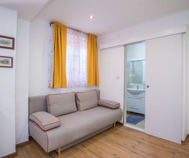 Cozy Small Apartment in Zadar (Diklo)