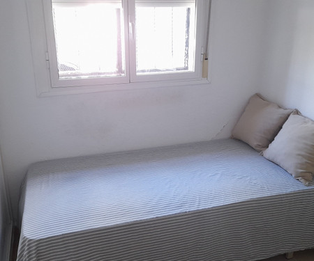 Room to rent near Reina Mercedes University Campus