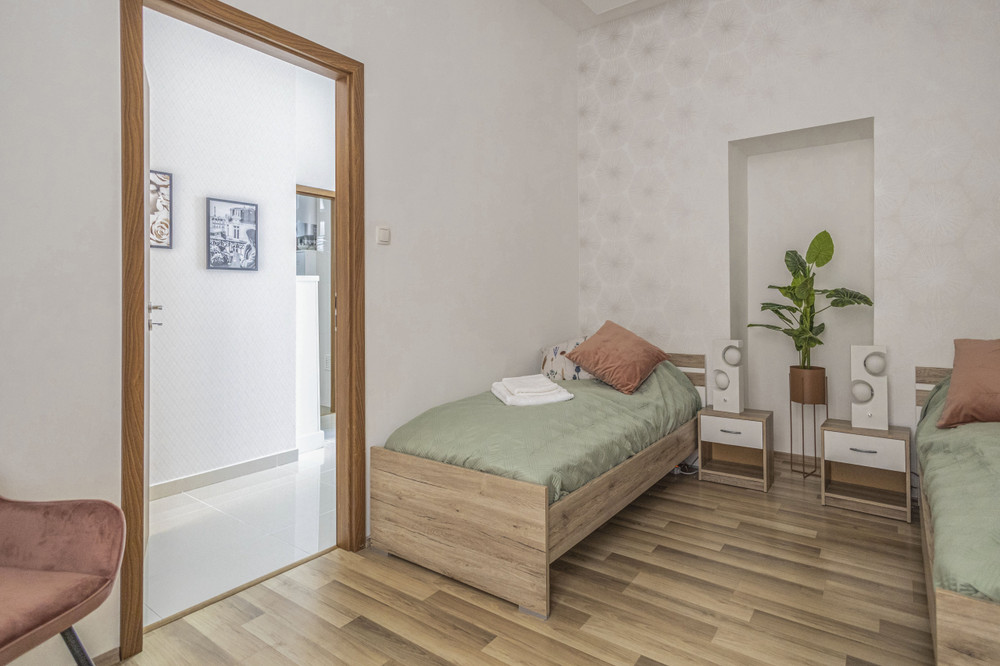 Chameleon Apartment Budapest preview