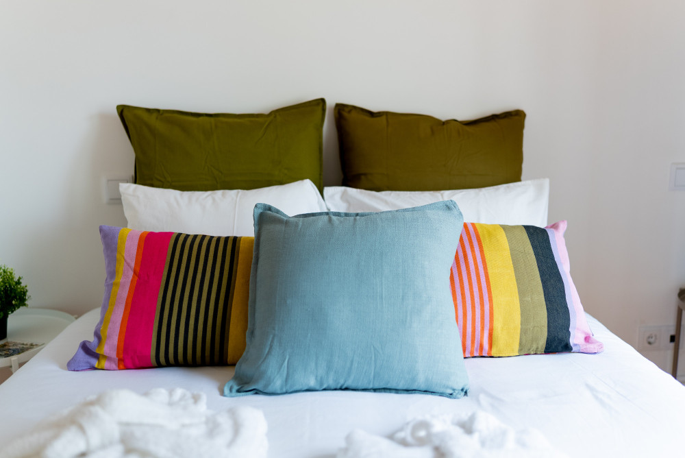 Charming Almada preview