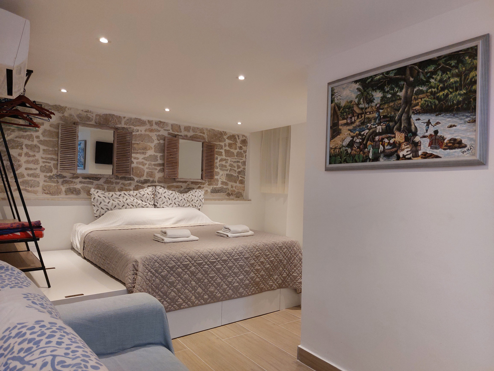 King sized double bed setting