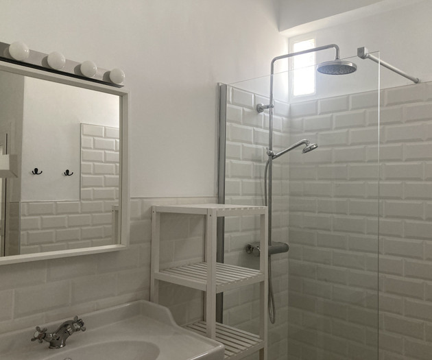 Merseguera Room - Large, bright, open closet
