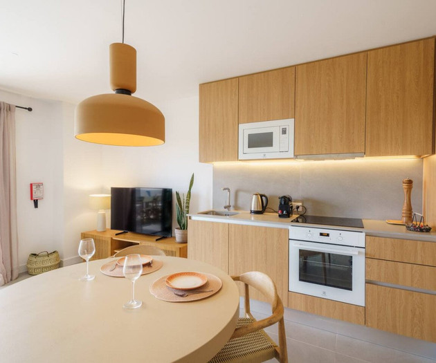 Apartamento luminoso e elegante à beira-mar