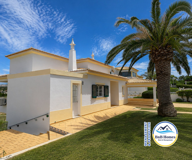 Villa Verde - 4 bedrooms, Marina view, pool & BBQ