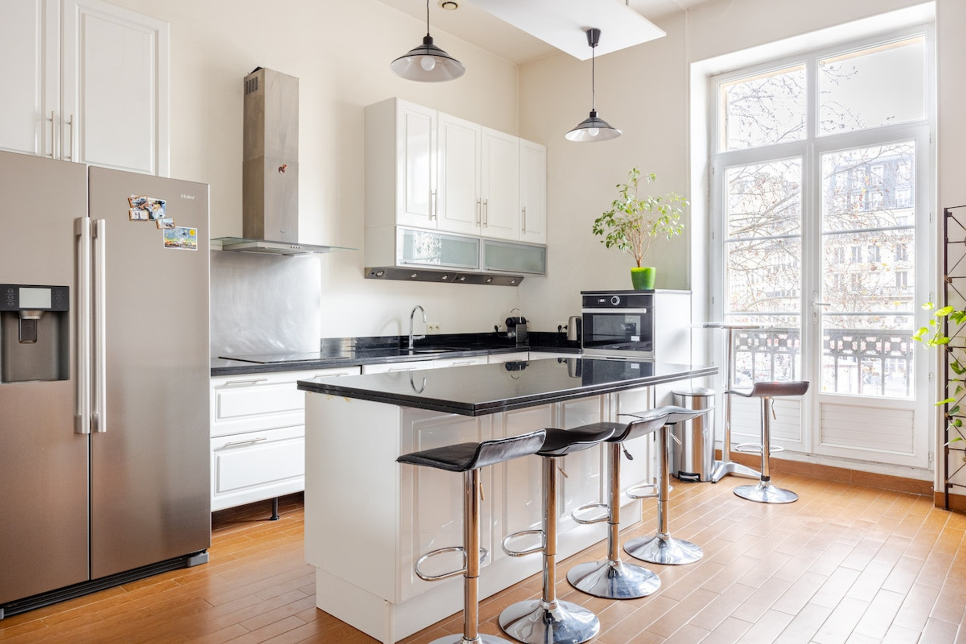 Full kitchen image 2