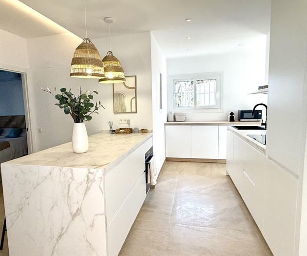 Fully equipped open kitchen