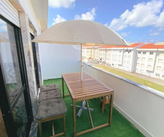 Apartment with Balcony, 5 min from the Beach