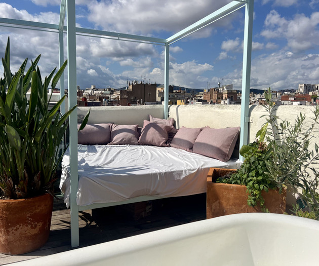 Outdoor Bathtub! Rooftop with Amazing 360° Views