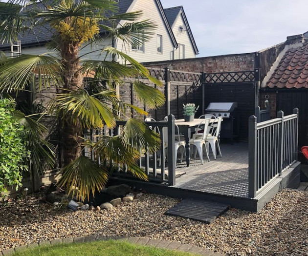 Central Mill Hill Home – Spacious 4BR Free Parking
