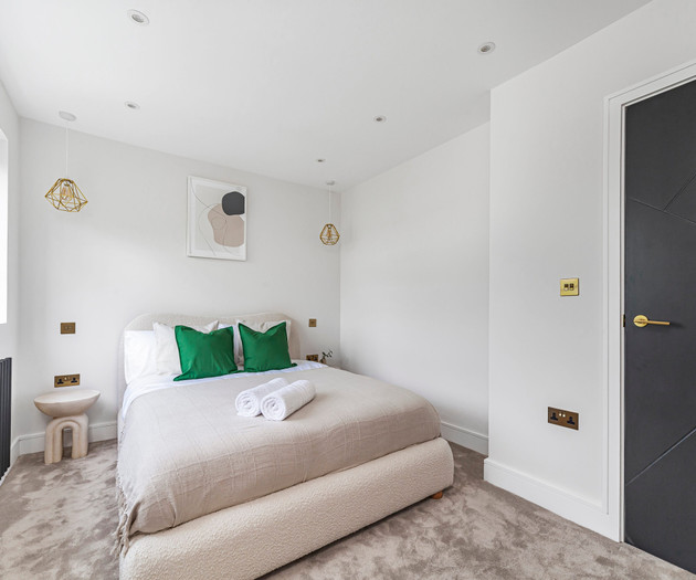 Chic and Classy 2BR Penthouse w/ Parking, 6 Guests