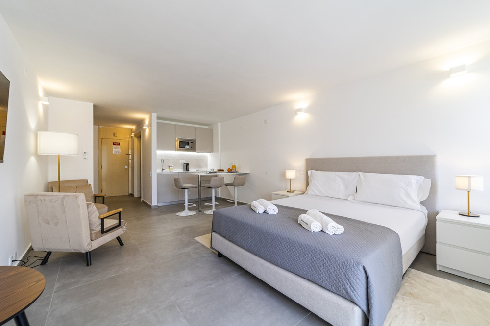 DownTown Apartament - BE by HelloVacations preview