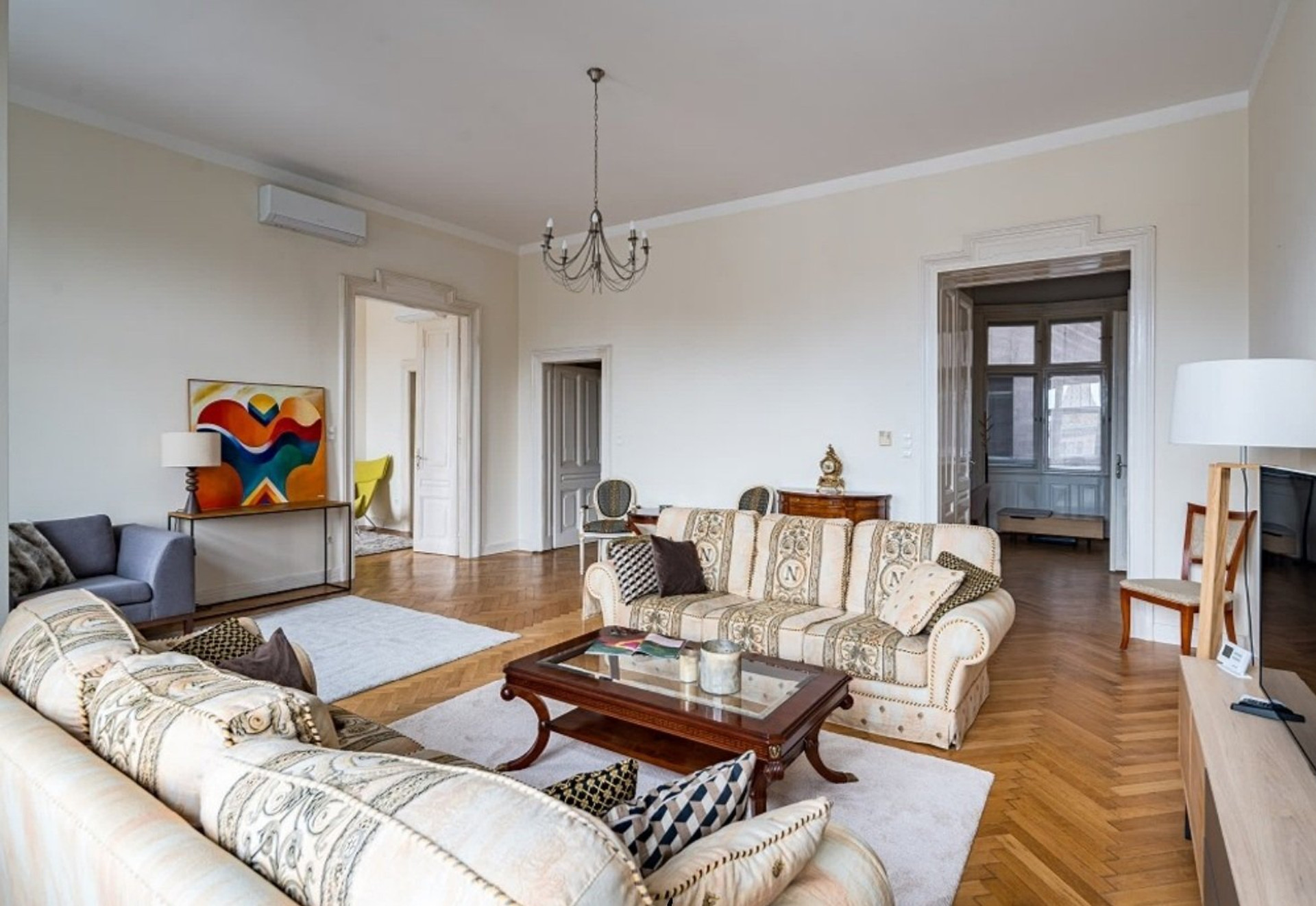Large living room with elegant sofas