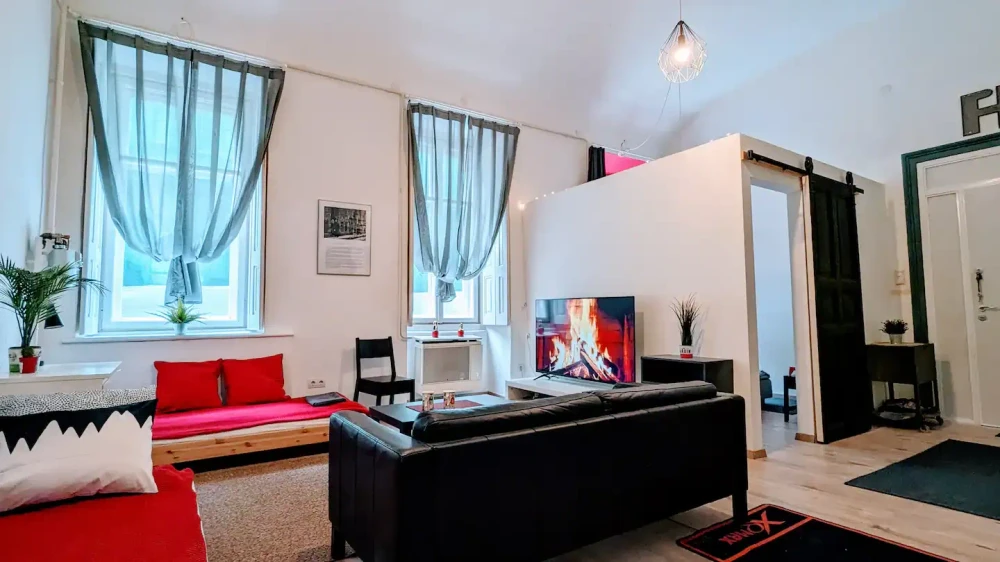King of Hearts - AC, Fast Wifi, Loft by Szimpla preview