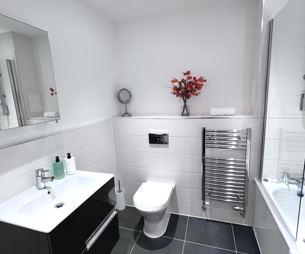 Spacious 2 Bed/2 Bath Canary Wharf | Gym & Parking