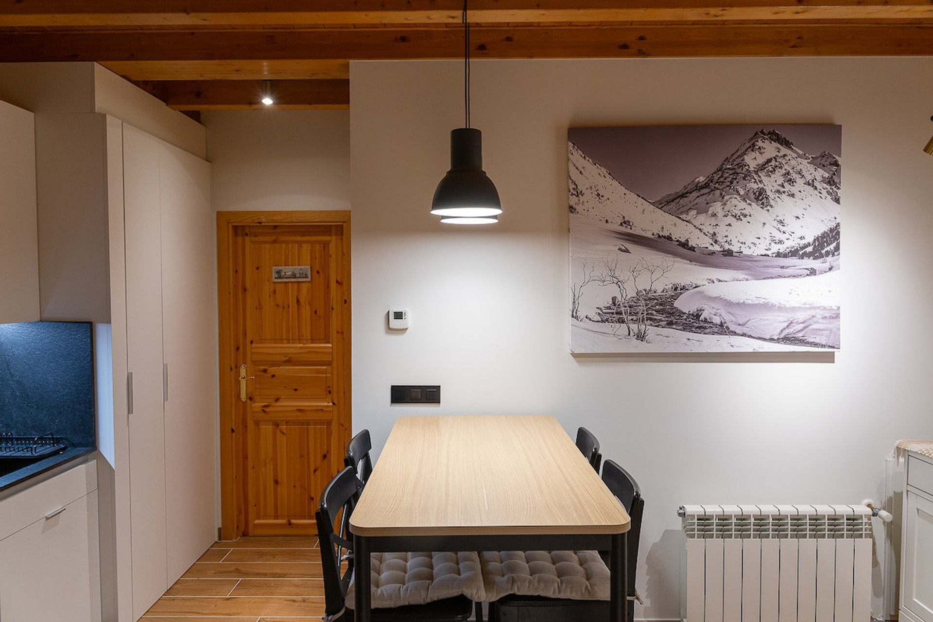 "(..) Beautiful location, lovely apartment, very clean & comfortable. (..) one of the best places I've stayed in." - Jason ★★★★★
